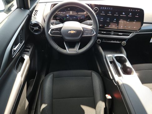 New 2026 Chevrolet Equinox EV LT image 10