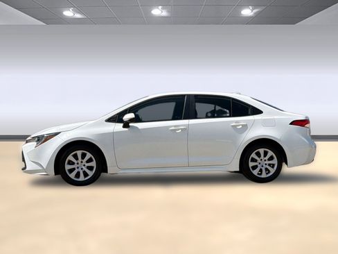 Used 2023 Toyota Corolla LE FWD image 2