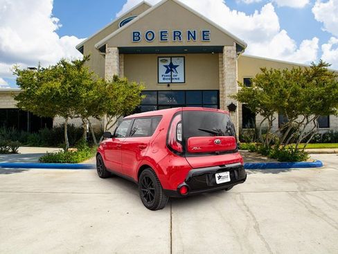 Used 2016 Kia Soul + image 3