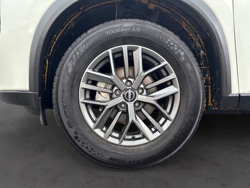 Used 2024 Nissan Rogue S AWD/4WD image 9