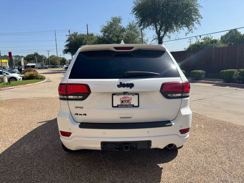 Used 2019 Jeep Grand Cherokee Altitude AWD/4WD image 8