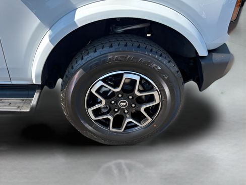 Used 2025 Ford Bronco Outer Banks AWD/4WD image 30