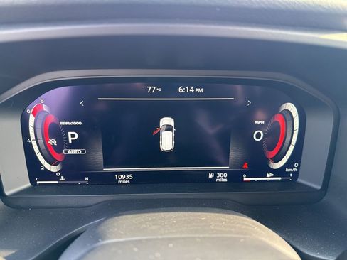 Used 2025 Nissan Rogue SL AWD/4WD image 13