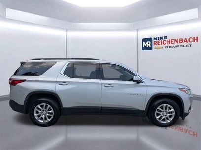 Used 2021 Chevrolet Traverse LT