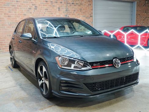 Used 2017 Volkswagen GTI S FWD image 3