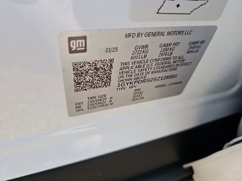 Used 2025 Cadillac XT6 Premium Luxury w/ LPO, Floor Liner Package image 40