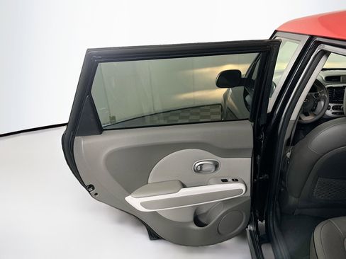 Used 2016 Kia Soul EV + image 26