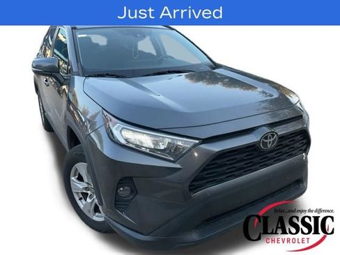 Used 2021 Toyota RAV4 XLE image 9