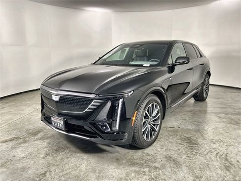 Used 2026 Cadillac Lyriq Sport image 4