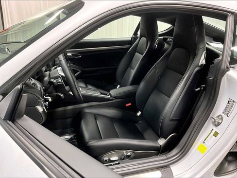 Used 2024 Porsche 718 Cayman image 8