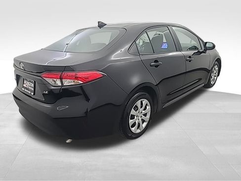 Used 2025 Toyota Corolla LE image 4