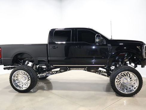 Used 2024 Ford F350 Limited w/ FX4 Off-Road Package image 95