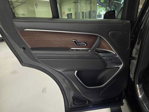 Used 2023 Land Rover Range Rover SE AWD/4WD image 14