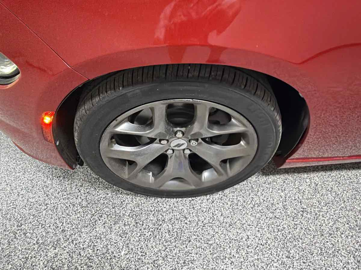 Used 2017 Dodge Charger R/T w/ Plus Group RWD image 39