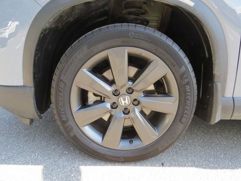 Used 2025 Honda Pilot Sport image 8