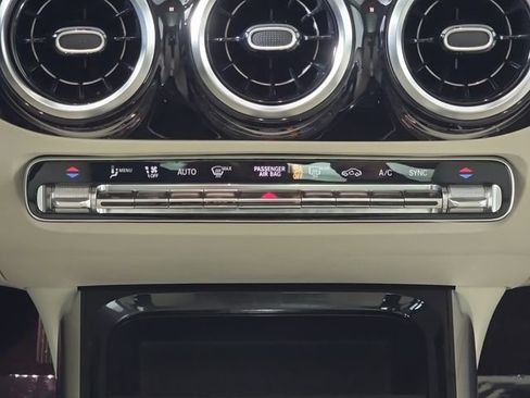 Used 2021 Mercedes-Benz GLA 250 4MATIC image 20