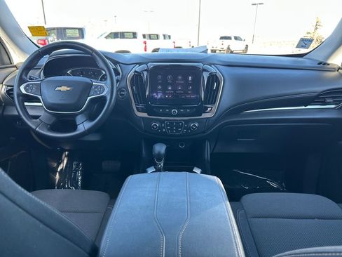 Used 2021 Chevrolet Traverse LT image 7