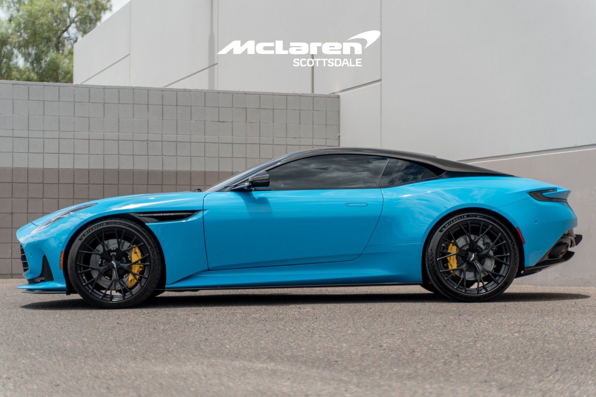 Used 2024 Aston Martin DB12 Coupe RWD image 4
