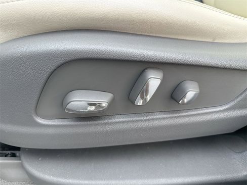 Used 2019 Cadillac XT5 Luxury image 14