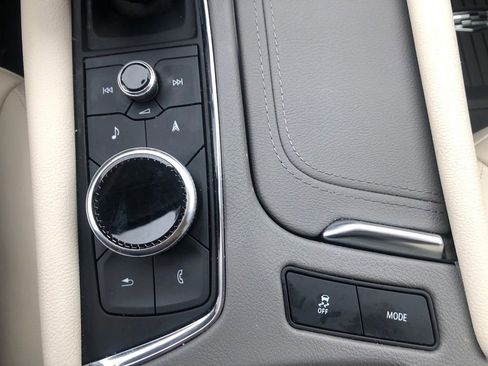 Used 2023 Cadillac XT5 Premium Luxury w/ LPO, Floor Liner Package AWD/4WD image 21