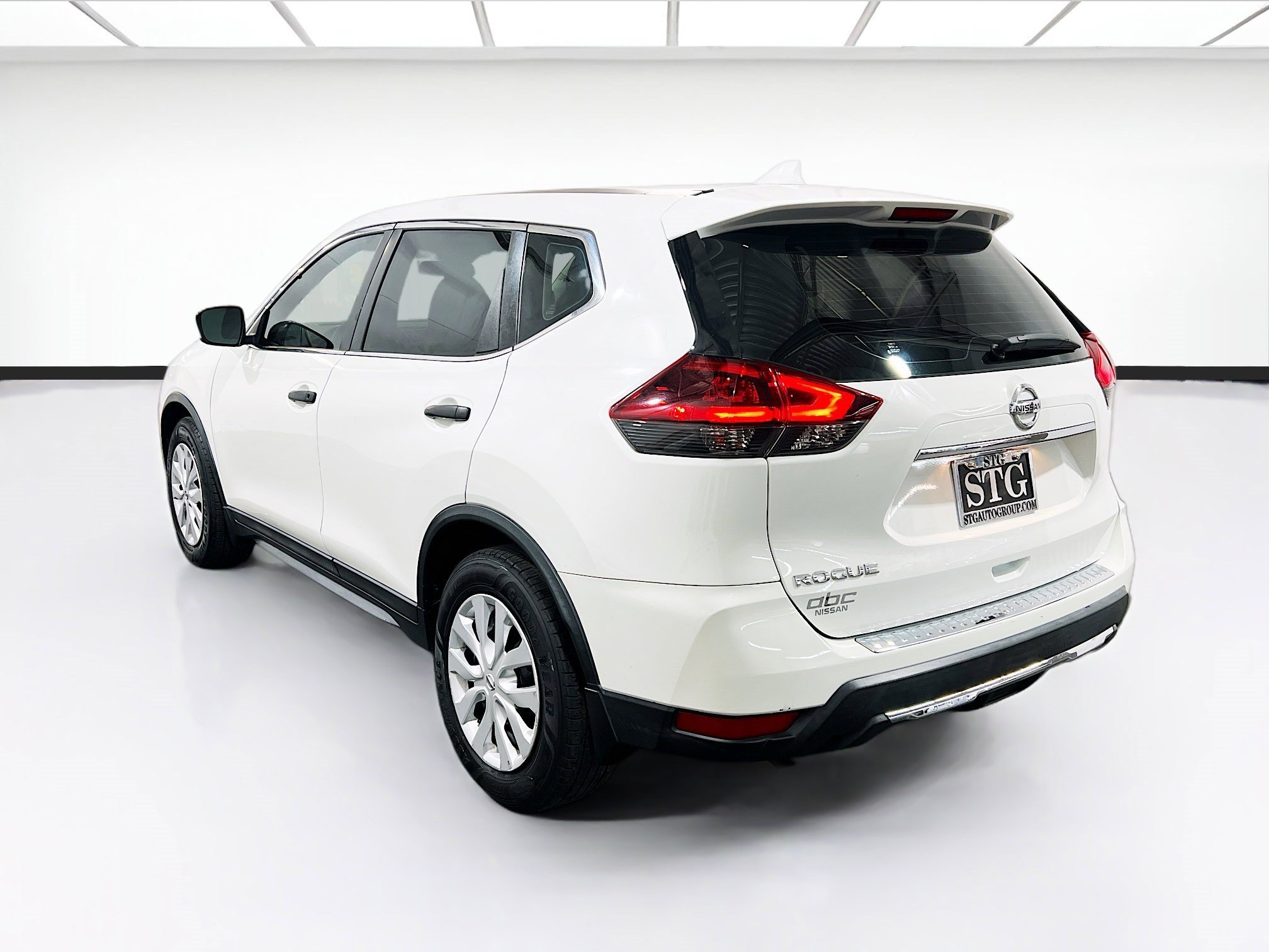 Used 2020 Nissan Rogue S FWD image 6