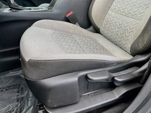 Used 2022 Chevrolet Equinox LS FWD image 18