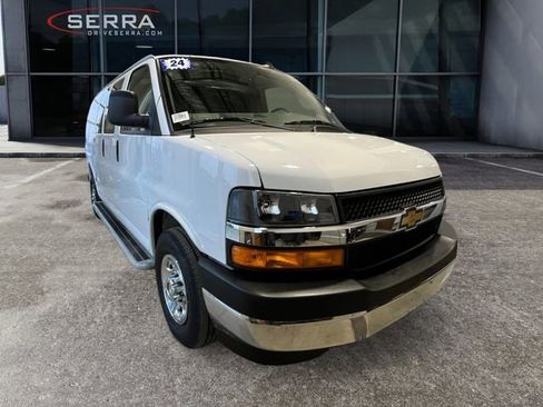 Used 2024 Chevrolet Express 2500 w/ Driver Convenience Package image 5