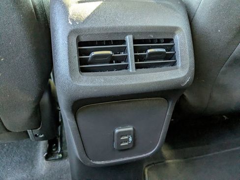 Used 2024 Chevrolet Equinox LT image 16