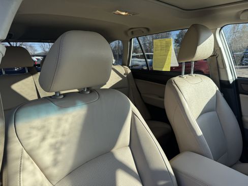 Used 2017 Subaru Outback 3.6R Limited image 21