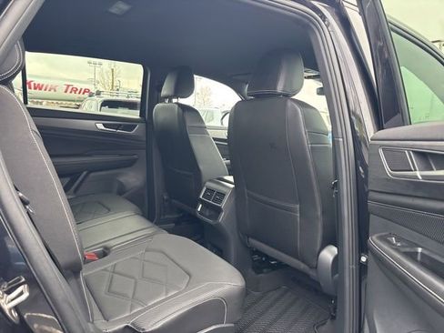Used 2024 Volkswagen Atlas Cross Sport SE AWD/4WD image 39