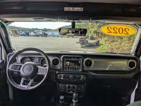 Certified 2022 Jeep Wrangler Unlimited Sahara w/ Cold Weather Group image 20