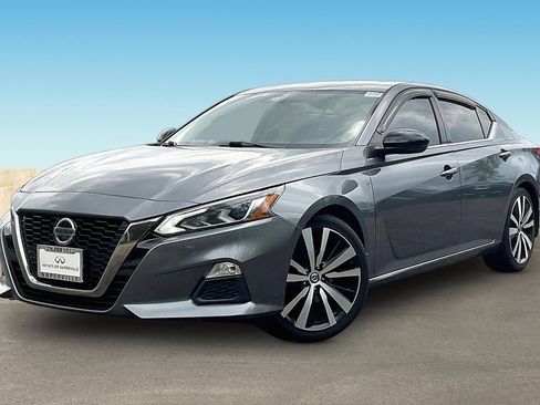 Used 2019 Nissan Altima 2.5 SR w/ SR Premium Package FWD image 3