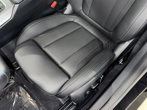 Used 2025 BMW M440i RWD image 34