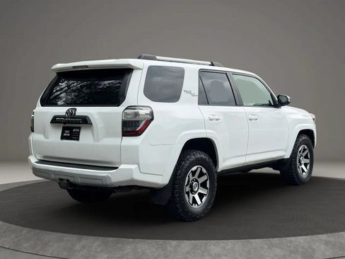 Used 2017 Toyota 4Runner TRD Off-Road Premium AWD/4WD image 6