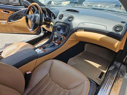 Used 2011 Mercedes-Benz SL 550 image 19