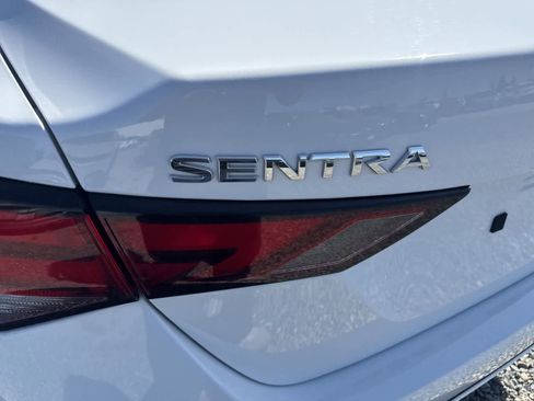 Used 2024 Nissan Sentra SV FWD image 10