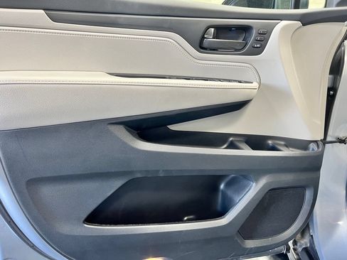 Used 2025 Honda Odyssey EX-L image 24