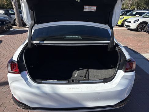Used 2023 Lexus ES 300h F Sport image 32