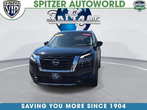 Used 2023 Nissan Pathfinder SL AWD/4WD image 3
