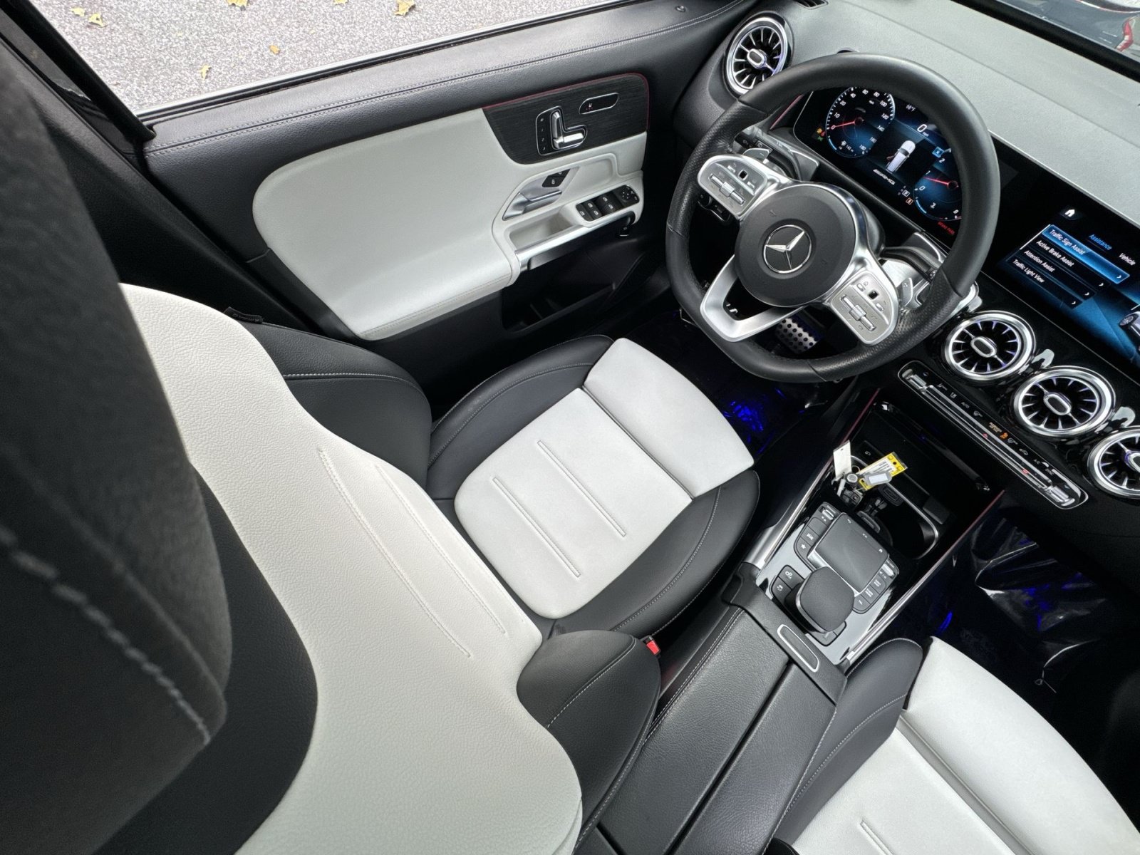 Used 2021 Mercedes-Benz GLB 35 AMG 4MATIC w/ Multimedia Package image 16