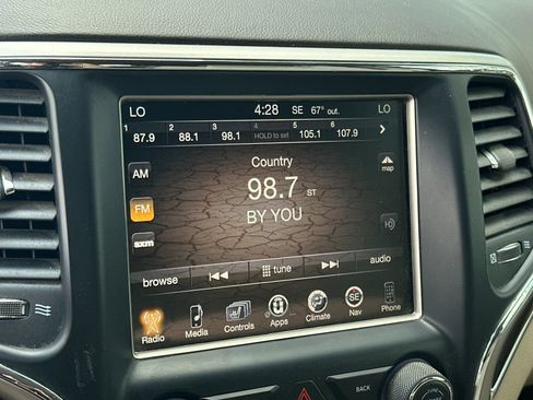 Used 2014 Jeep Grand Cherokee Overland AWD/4WD image 17
