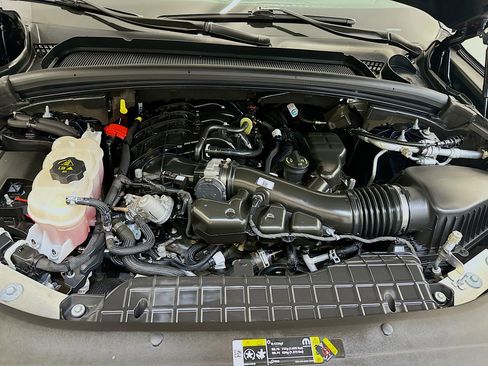 Used 2023 Jeep Grand Cherokee L Limited image 36