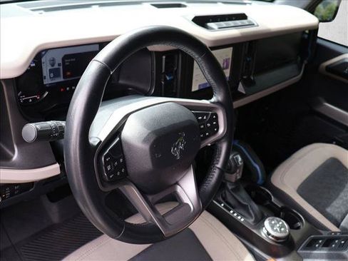 Used 2023 Ford Bronco Wildtrak AWD/4WD image 12