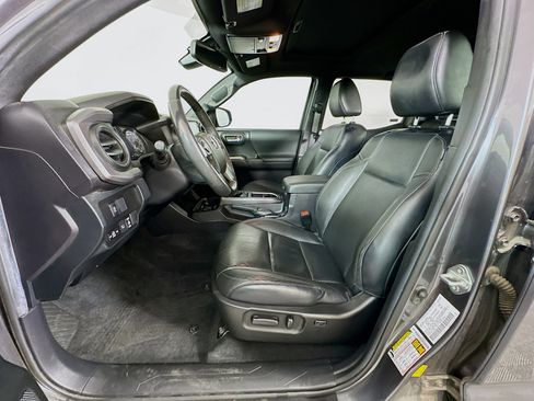 Used 2021 Toyota Tacoma TRD Sport w/ TRD Premium Sport Package image 13