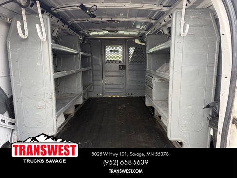 Used 2017 Chevrolet Express 3500 RWD image 17