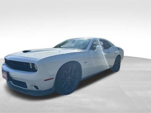 Used 2019 Dodge Challenger R/T w/ Driver Convenience Group image 4