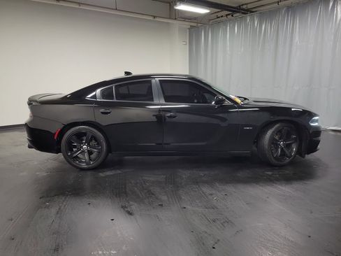 Used 2017 Dodge Charger R/T image 10