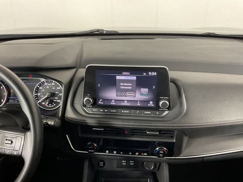 Used 2024 Nissan Rogue SV FWD image 13