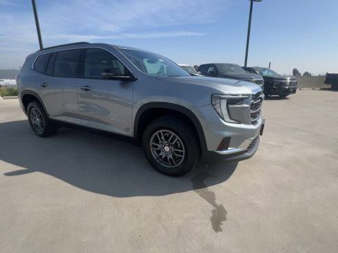 Used 2025 GMC Acadia Elevation image 2