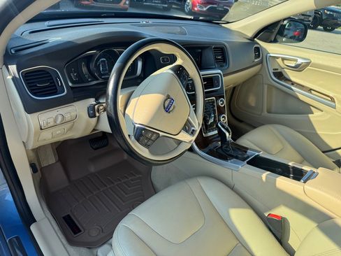Used 2015 Volvo V60 T5 Platinum FWD image 12